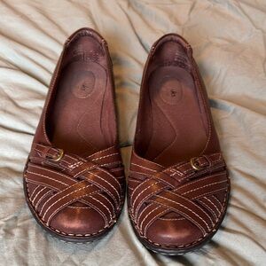 Brown leather Clarks 7.5